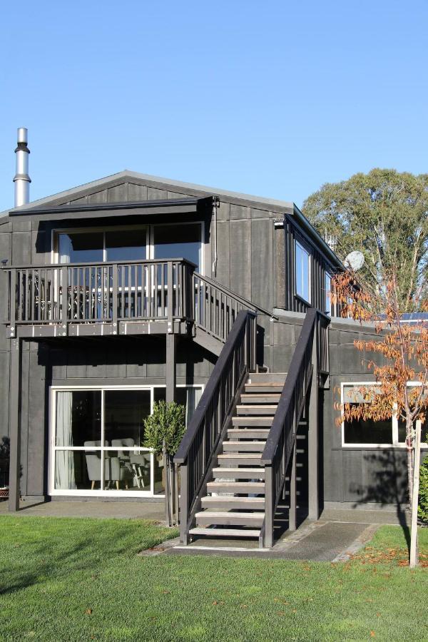 The Country Escape Apartment Fernhill Exterior photo